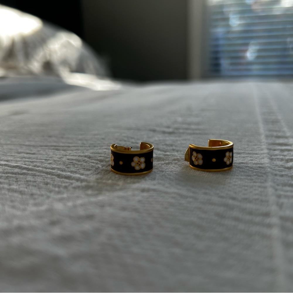 Madewell flower hoops